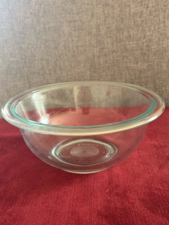 Pre Own Pyrex Clear Glass Round Mixing Bowl 1 QT / 32 oz Made in USA