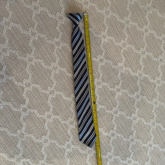 Boys clip on tie