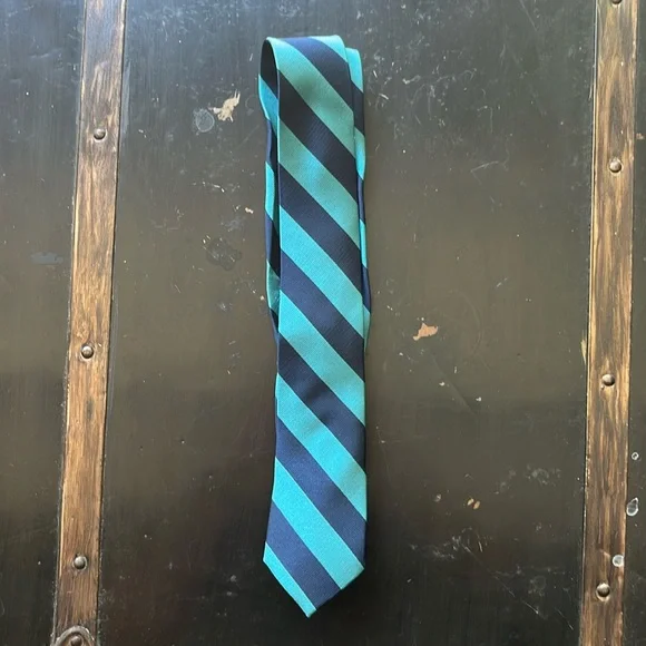 Crewcuts tie. 52