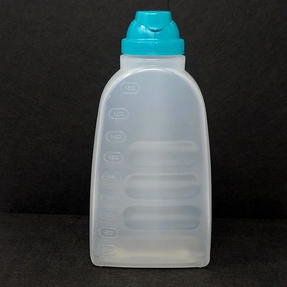 United Solutions 2 Quart 1.8L 60 Oz Water Bottle Aqua Flip Top Made In USA