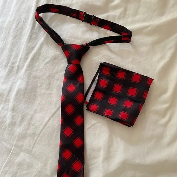 Boys neck tie and pocket square set