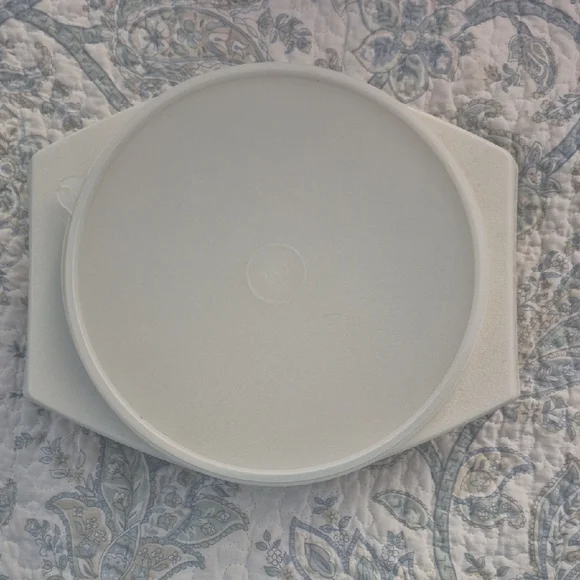 Tupperware Bowl With Lid,  Good Condition