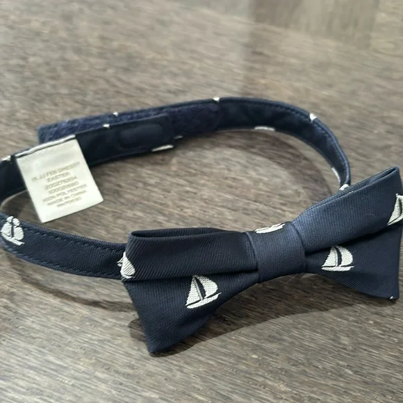 Janie & Jack bow tie- navy sailboats (Up to 3T)