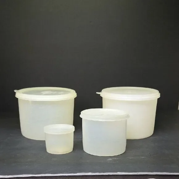Vintage‎ Tupperware Lot of 4 Round Storage Containers & Lids
