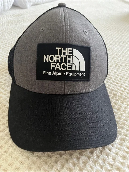 The North Face Two-Tone Grey and Black Patch Hat