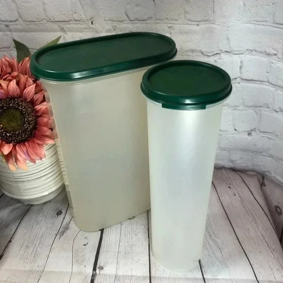 Tupperware modular mates oval 5 and round 5 green