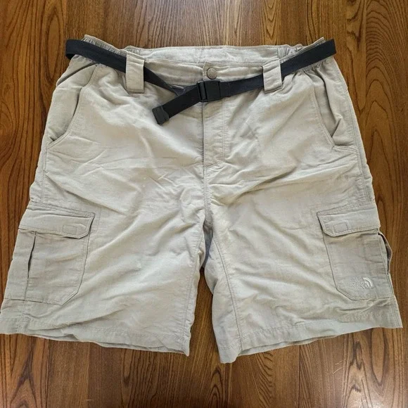 The North Face Khaki Belted Nylon Hiking Cargo Shorts Men's Size‎ L