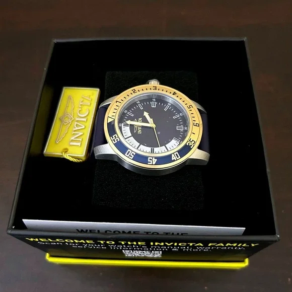 Invicta Mens Pro Diver Quartz Blue Dial‎ Gold Bezel Silicone Strap Watch 37402