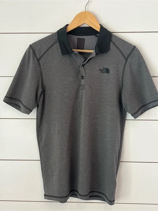 The North Face FlashDry Men's Charcoal Grey Polo with Black Collar‎