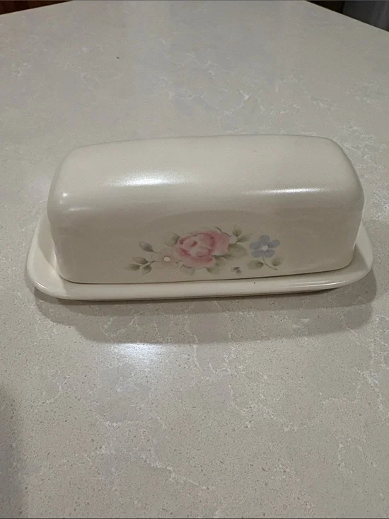 Pfaltzgraff Cream Floral Butter Dish with Pink Rose Accent Tea Rose