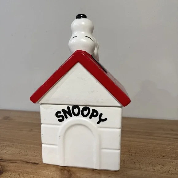 1970 Snoopy On Dog House Cookie Jar United Feature Syndicate USA Vintage