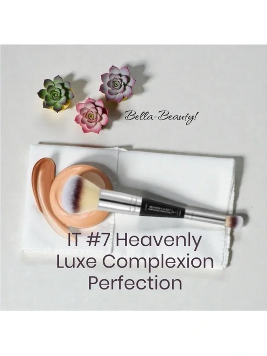 IT #7 Heavenly Luxe Complexion Perfection Brush