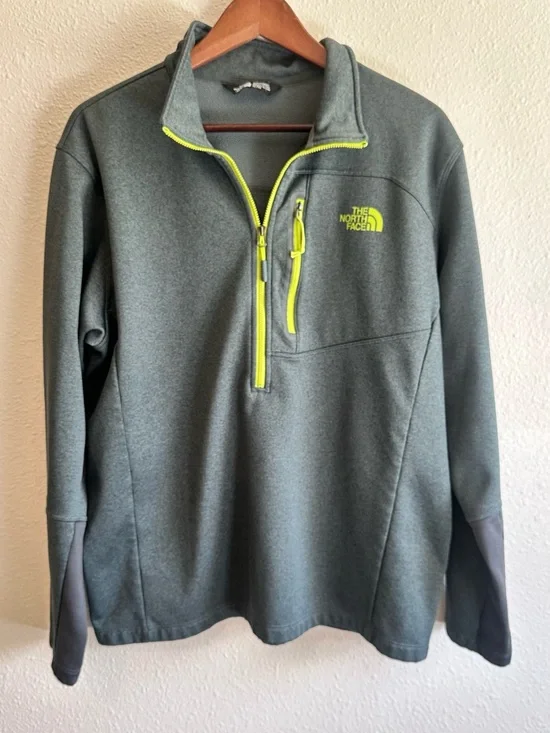 The north face men’s XL quarter zip pullover