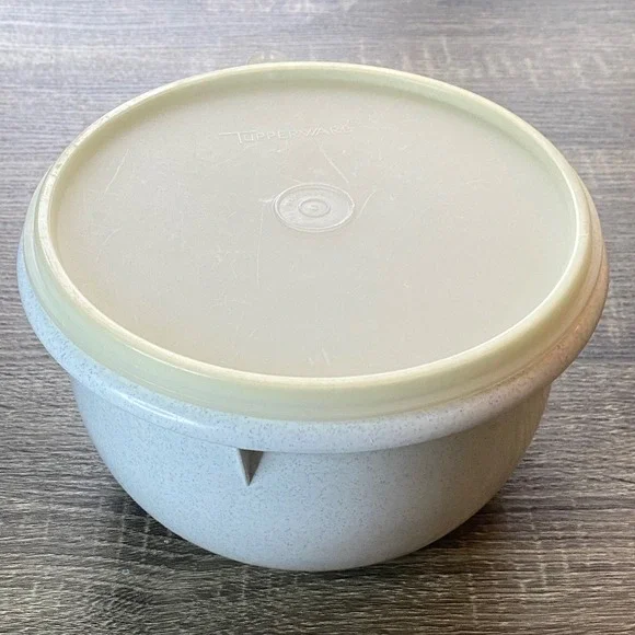 Vintage Tupperware Speckled Granite Microwave Bowl with Lid Light Gray USA Made‎