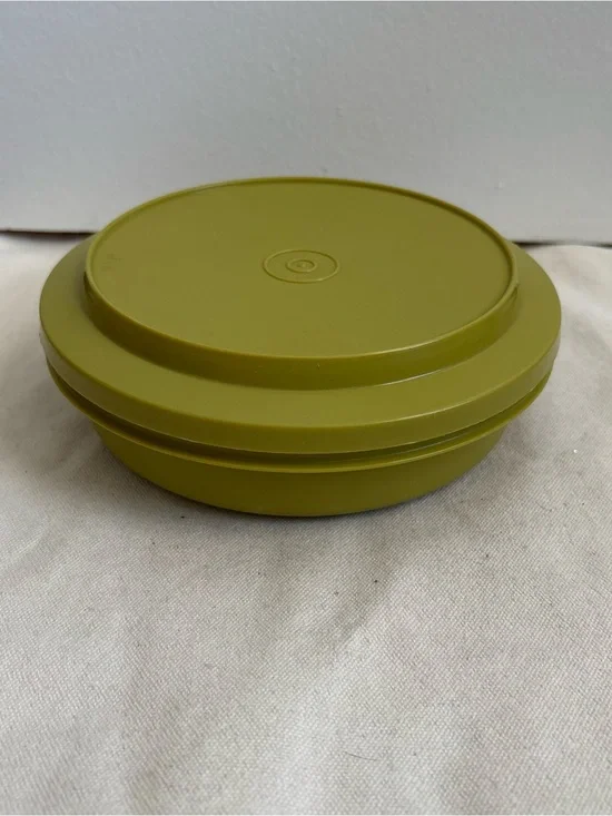 Vintage Tupperware Green Round Food Storage Container Snap Lid