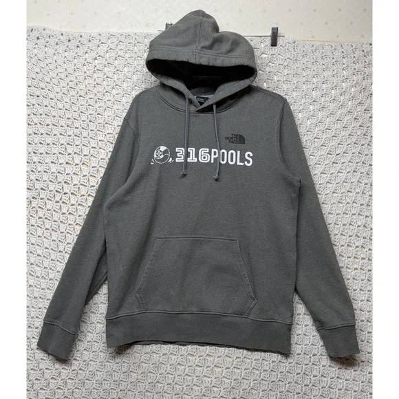 The North Face Hoodie Sweater Mens‎ M Gray Graphic Fleece Pullover Hiking Casual