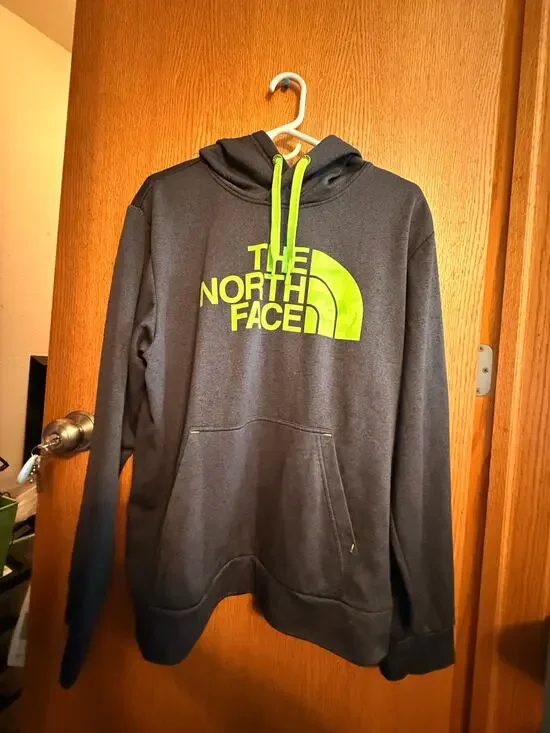 Northface Men’s Hoodie Size Large