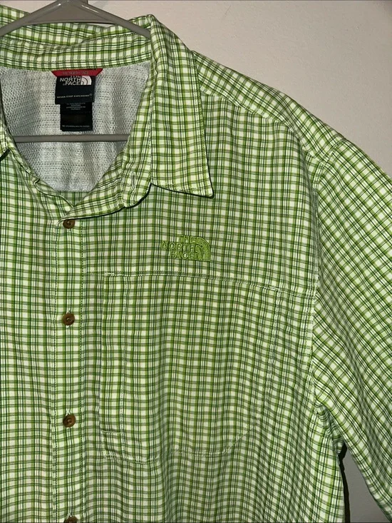 EUC! The North Face Men's Green Gingham Short-Sleeve Button-Down Shirt