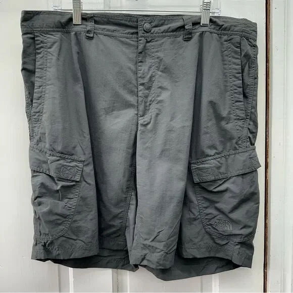 The North Face TNF grey hiking outdoor adventure athletic shorts cargo men's 28.