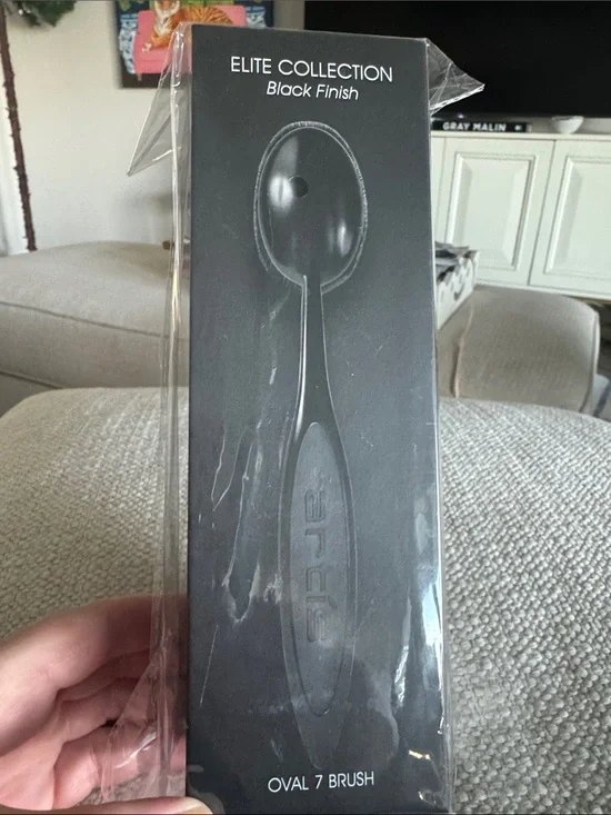 Artis Elite Collection Oval 7 Brush - Black Finish NWT
