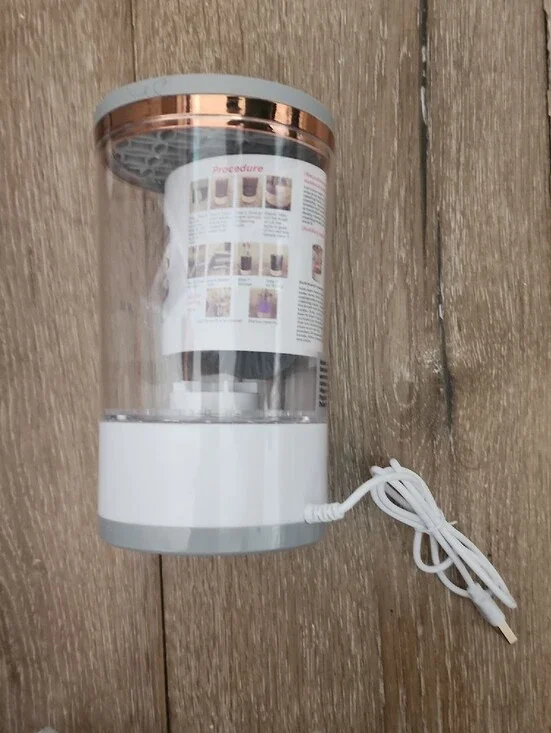 New Electric Makeup Brush Cleaner - White & Rose Gold