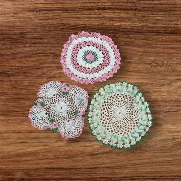 Handmade Crochet Lace Doilies Set Of 3 Pink White  Green‎ Floral Patterns Estate