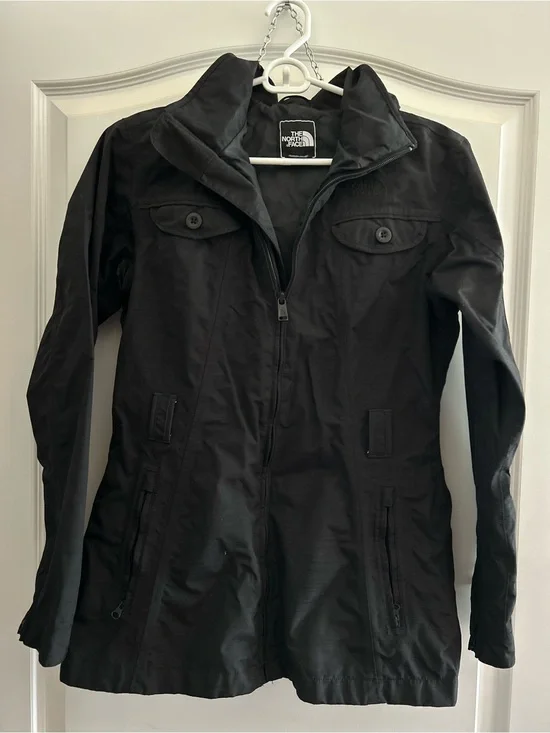 The North Face Women’s Black Hooded Raincoat Sz Small