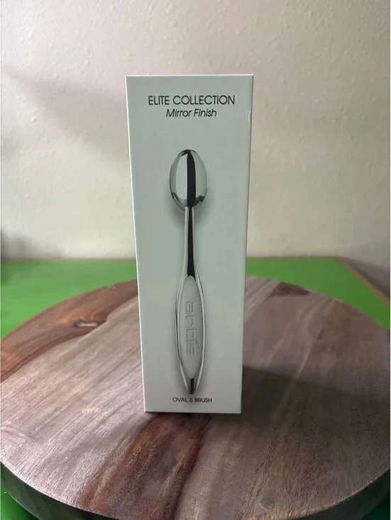 Artis Elite Collection Oval 6 brush