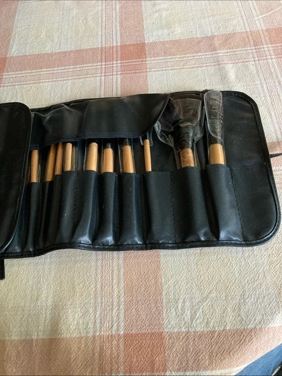 Black Roll-Up Makeup Brush Holder with 24 brushes