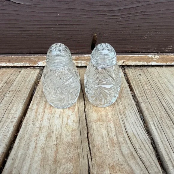 Vintage Salt and Pepper Shakers Clear Cut Glass Pinwheel Starburst Pattern