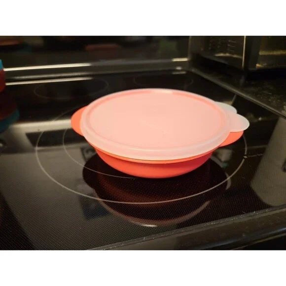 Tupperware #2646C Made In Mexico Coral Colored Bowl With Lid 390 mL 1.5 Cup
