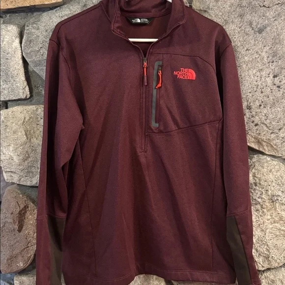 The North Face Burgundy Quarter-Zip Pullover men’s large