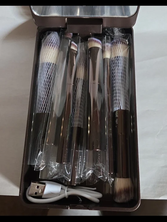 Makeup Brush Set in Metallic Brown