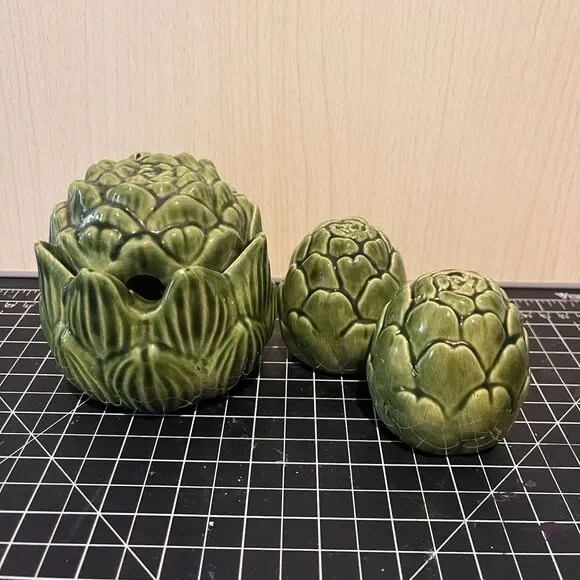 Artichoke 3 Set  Cottagecore Salt Pepper Shaker Dish With Lid Ceramic 70’s
