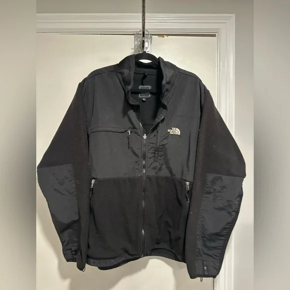 The North Face Denali Fleece Jacket Mens XL Black Full Zip Coat.