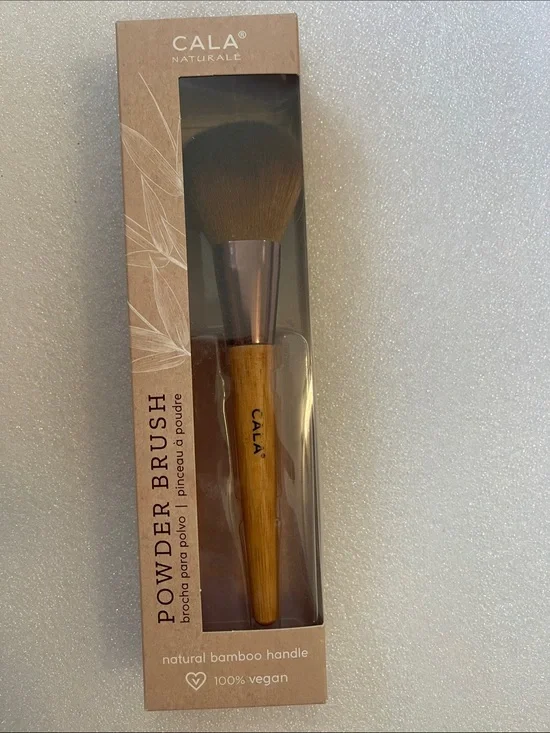 Cala Naturalè Bamboo Handle Powder Brush in Brown