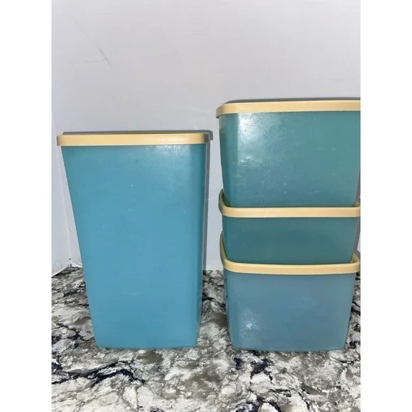 Vintage Tupperware Storage Freezer Containers 4 Bowls With Lids