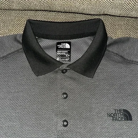 NWOT NORTH FACE Men’s Polo Gray Short Sleeve Shirt Size Small FLASH DRY