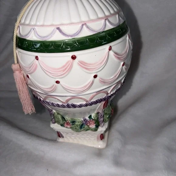 Vintage 80s Sigma the Tastesetter Victorian Ascension Hot Air Balloon Cookie Jar