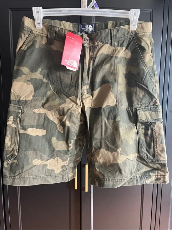 The North Face Men's Camo Cargo Shorts - Olive Green/Tan