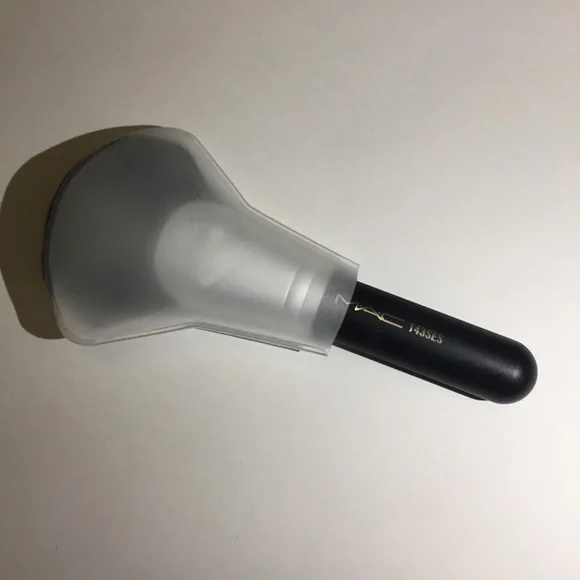 Mac brush 143SES