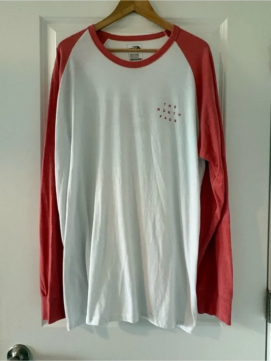 The North Face Men’s White Long-Sleeve Raglan Baseball Tee Exploring XXL