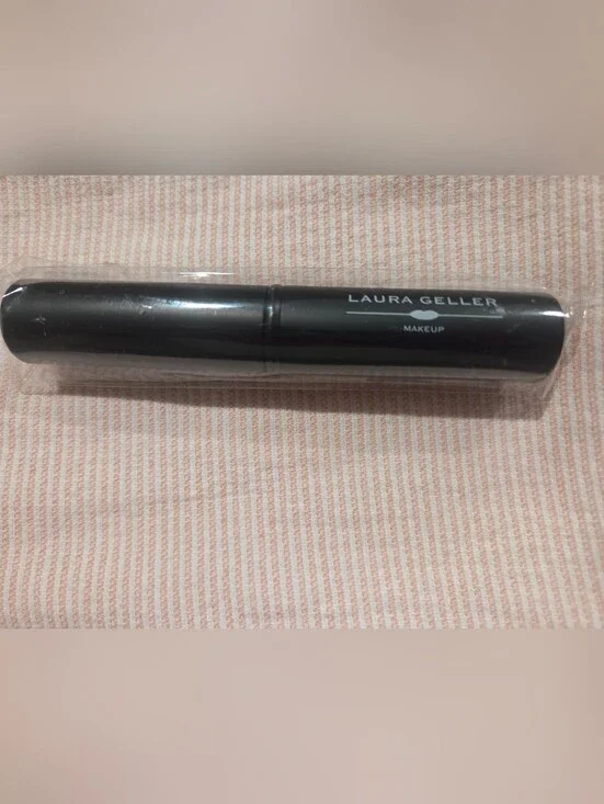 Laura Geller Retractable Baked Powder Brush