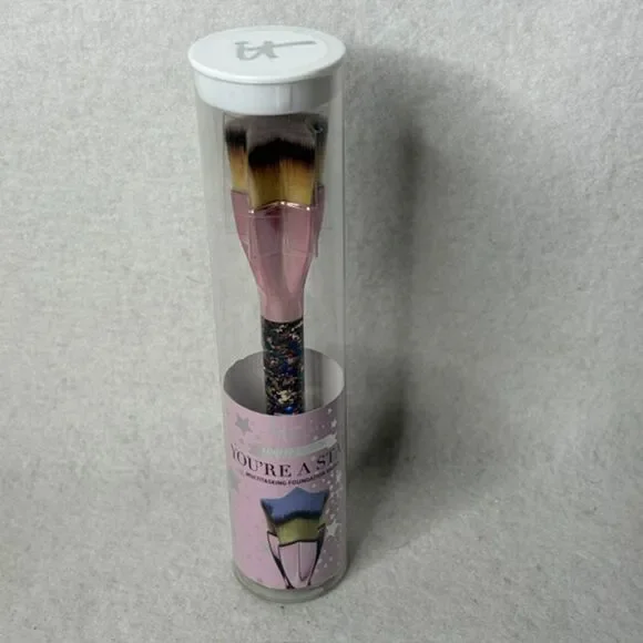 IT Brushes for ULTA You’re A Star multitasking foundation brush