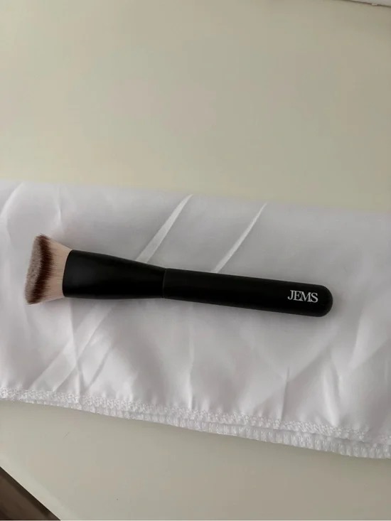 JEMS Foundation Brush