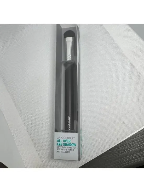 New Japonesque All Over Eye Shadow Brush