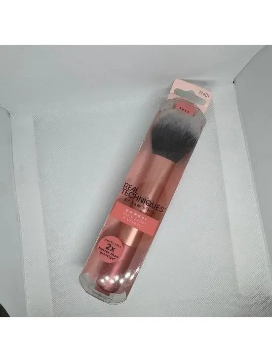 Real techniques makeup powder brush #201