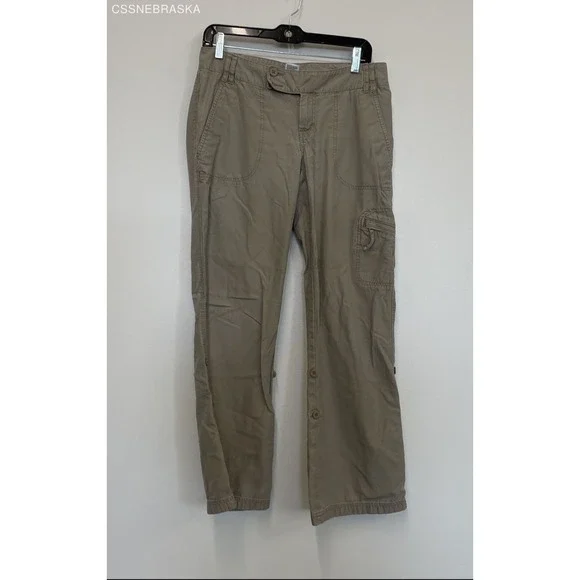 The North Face Beige Women's 100% cotton cargo hiking Pants - Size 6‎