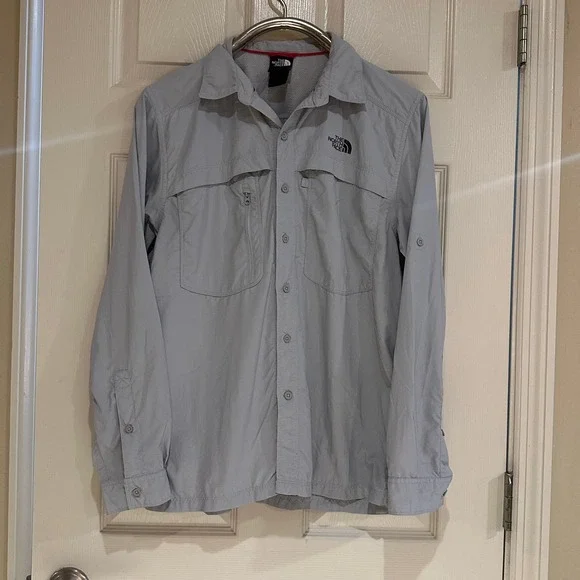 The North Face Mens M Gray Long Sleeve Hiking Shirt Nylon Ventilated Button Up