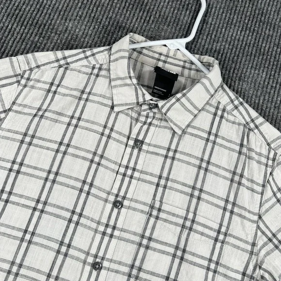 The North Face Shirt Mens Large Gray Plaid Short Sleeve Button Up Outdoor Hiking